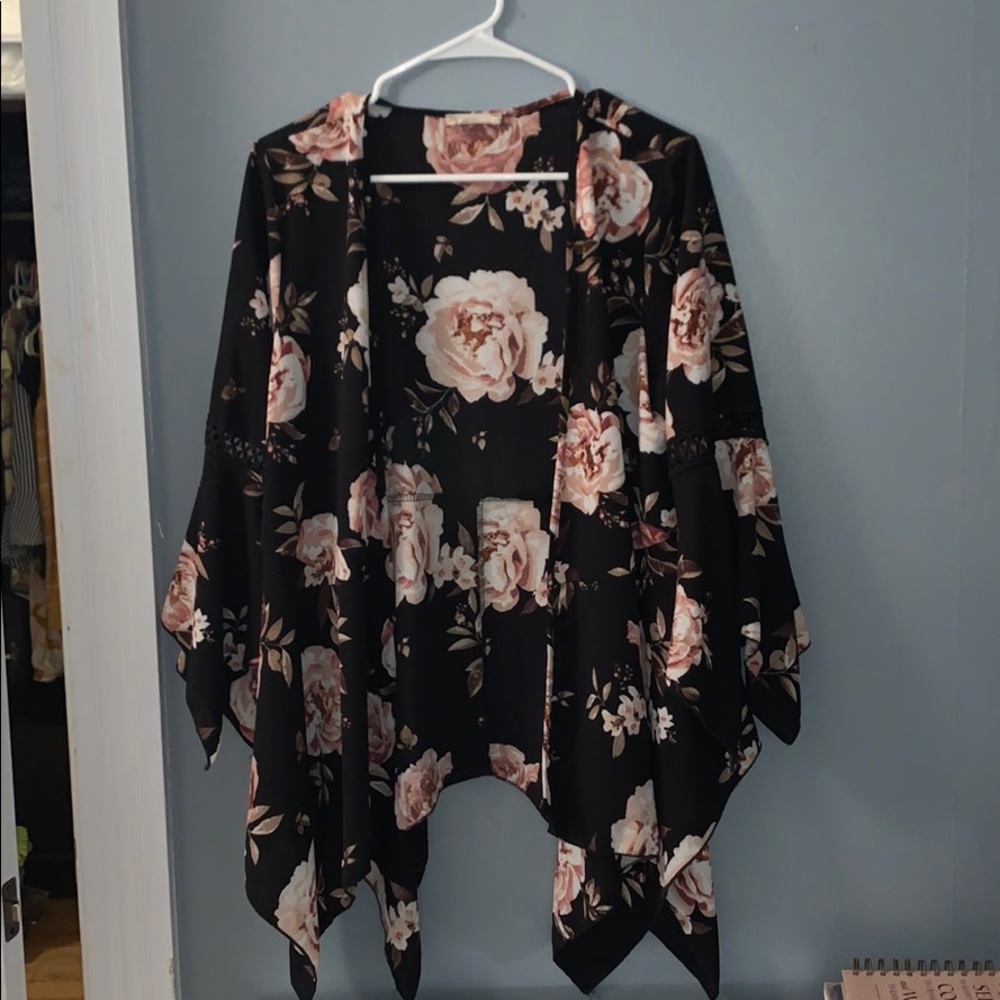 Altar’d State Kimono